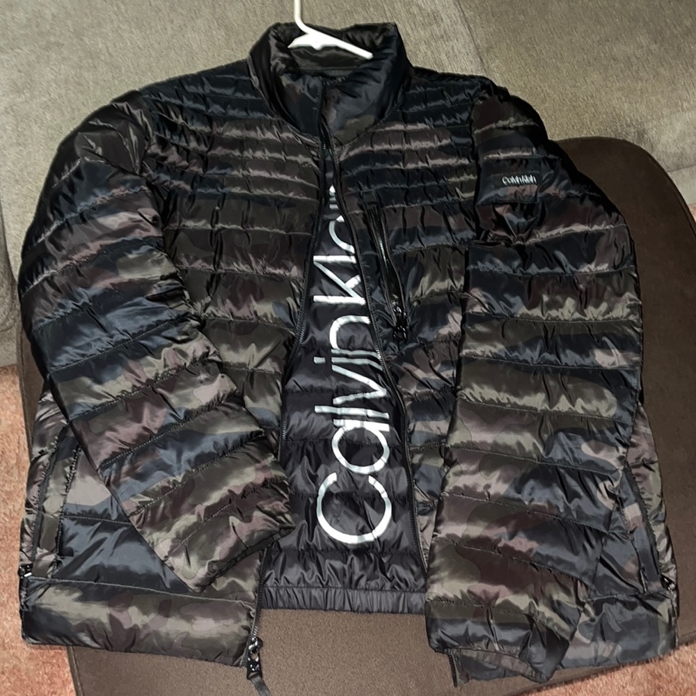 Calvin Klein camo bubble jacket